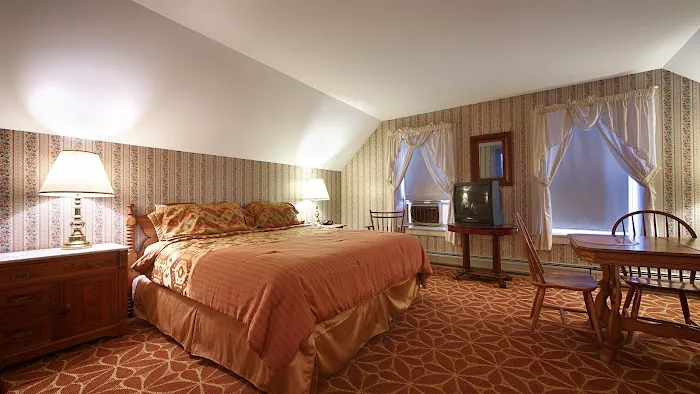 Ludlow Colonial Motel 5