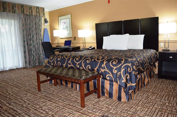 New World Inn 4