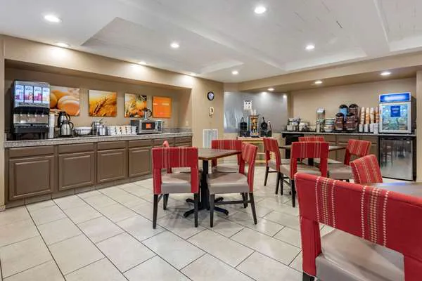 Comfort Inn & Suites Montpelier-Berlin 4