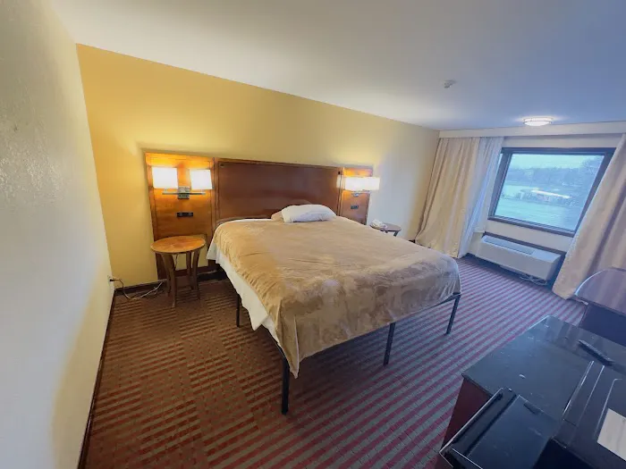 Hilltop Inn 4
