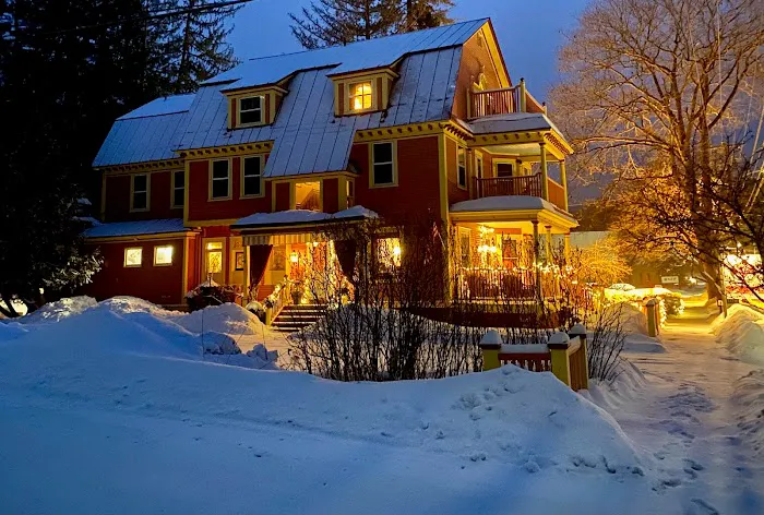 The Village Inn Of Woodstock 5