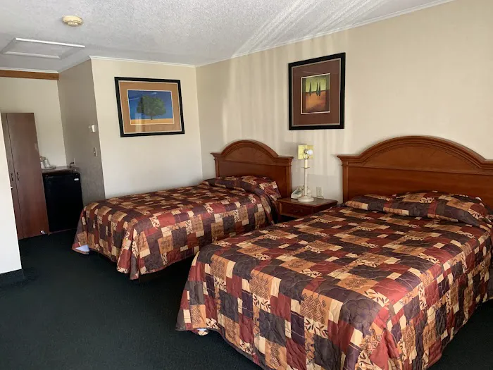 Landmark Motor inn 4