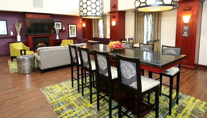 Hampton Inn & Suites Lamar 4