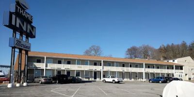 Thames Inn & Marina