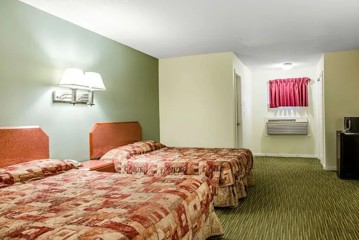Rodeway Inn 5