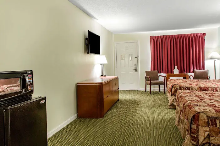 Rodeway Inn 5
