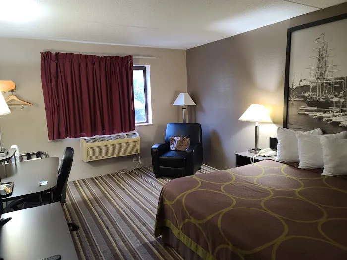 Super 8 by Wyndham Groton 5