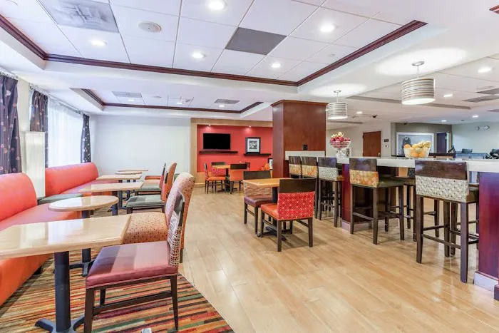 Hampton Inn Groton 5