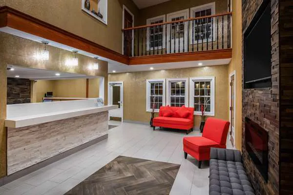 Ramada by Wyndham Groton 5