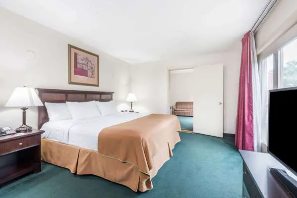 Ramada by Wyndham Groton 5