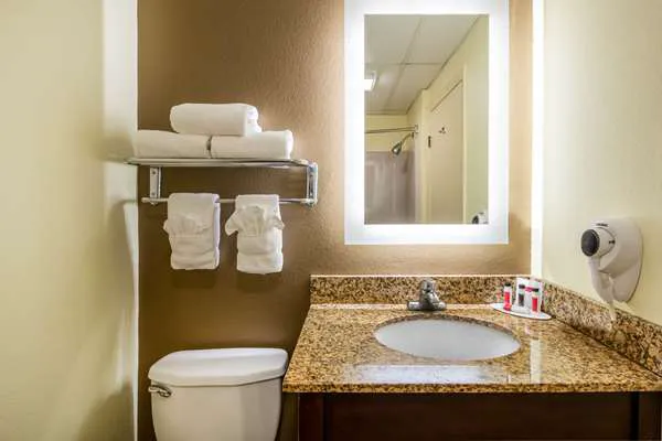 Ramada by Wyndham Groton 5