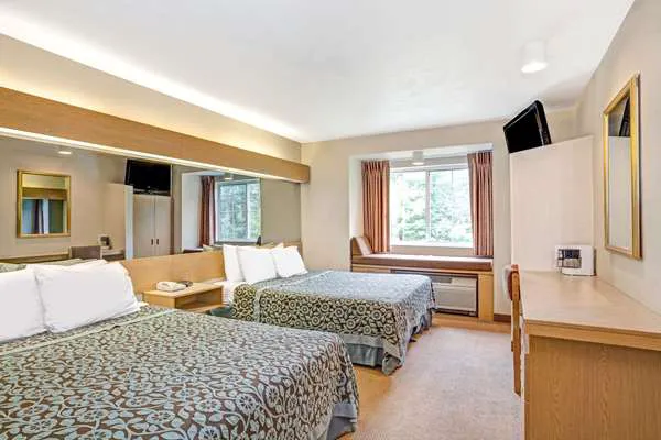 Days Inn by Wyndham Sturbridge 4