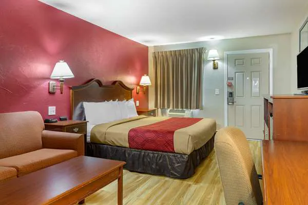 Econo Lodge Sturbridge Route 20 5