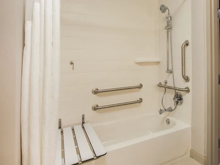 Holiday Inn Express & Suites Sturbridge by IHG 4