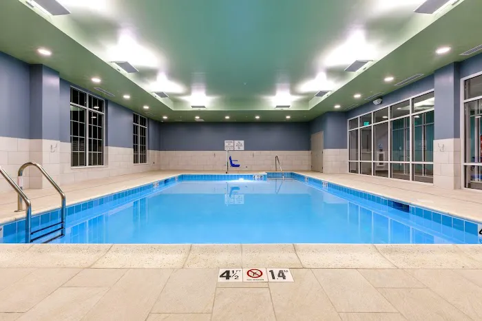 Holiday Inn Express & Suites Sturbridge by IHG 4