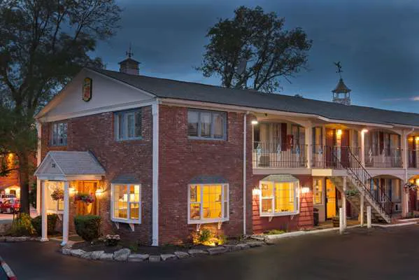 Super 8 by Wyndham Sturbridge 4