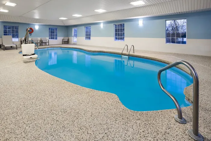 Holiday Inn Express & Suites Brattleboro by IHG 5