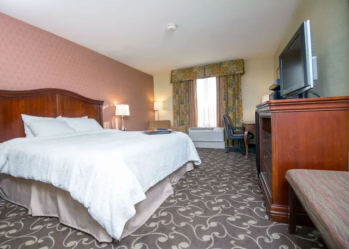 Hampton Inn Brattleboro 5