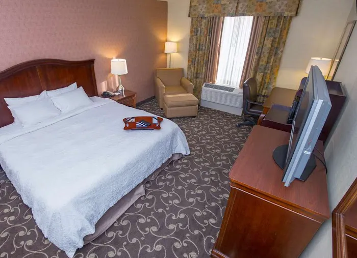 Hampton Inn Brattleboro 5