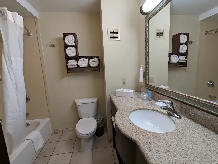 Hampton Inn Brattleboro 5