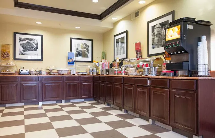 Hampton Inn Brattleboro 5