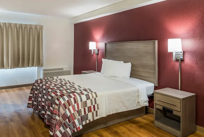 Red Roof Inn Rochester - Airport 4