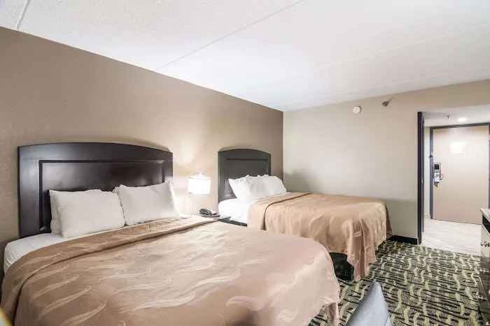 Quality Inn 4