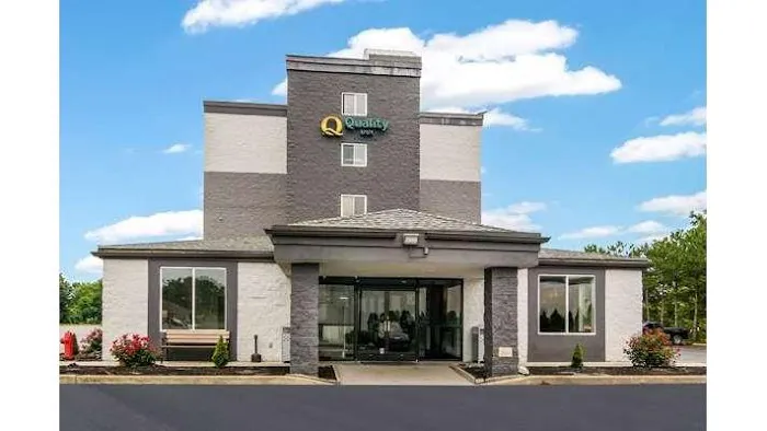 Quality Inn 4