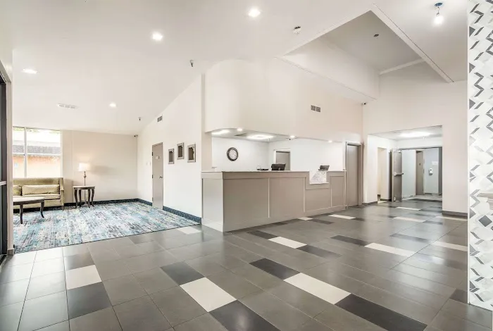 Quality Inn 4
