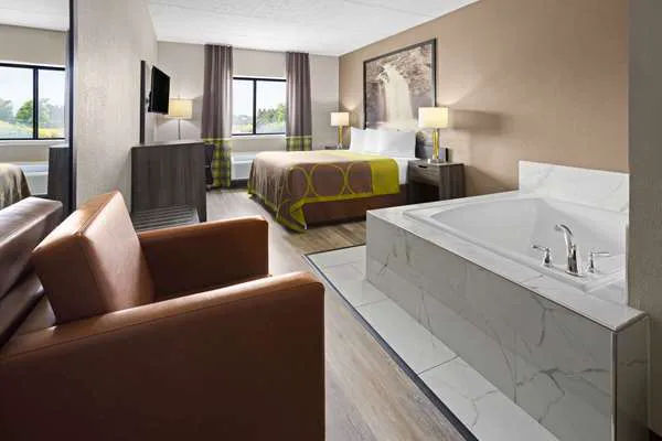 Super 8 by Wyndham Henrietta/Rochester Area 4