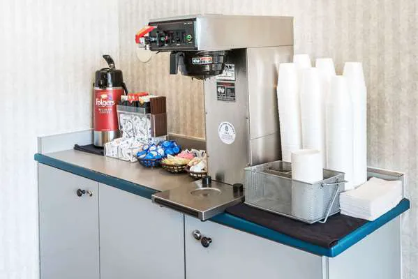 Days Inn by Wyndham Henrietta/Rochester Area 4