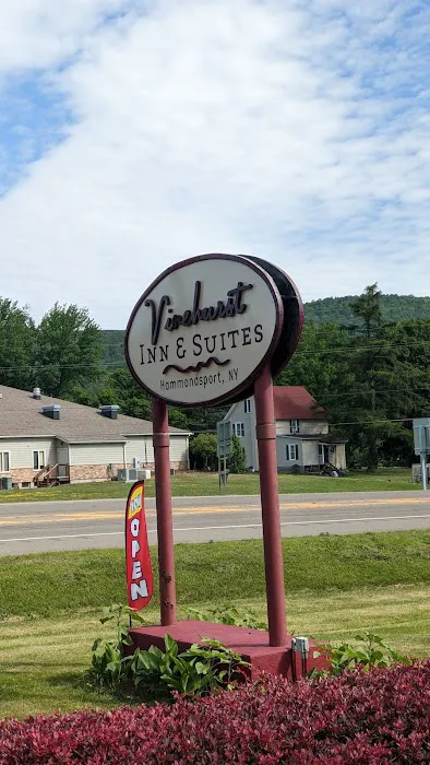 Vinehurst Inn & Suites 4