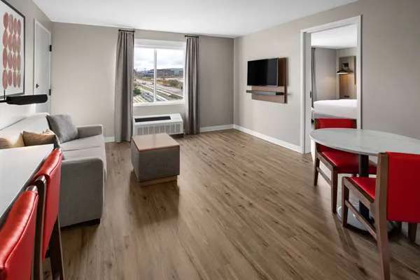 Hawthorn Extended Stay by Wyndham Williston/Burlington 5
