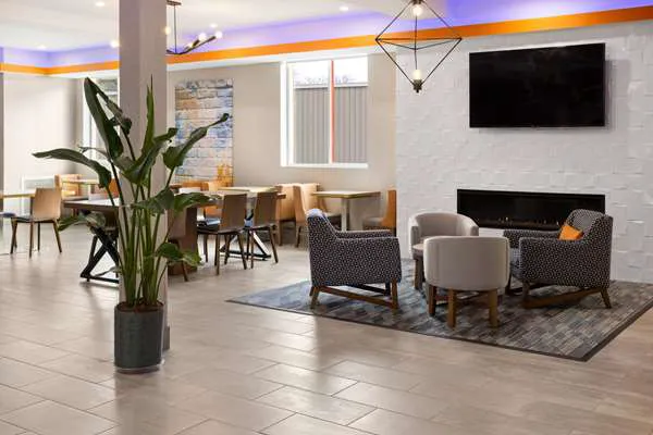 Hawthorn Extended Stay by Wyndham Williston/Burlington 5