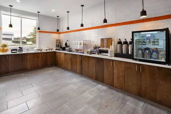La Quinta Inn & Suites by Wyndham Williston/Burlington 5