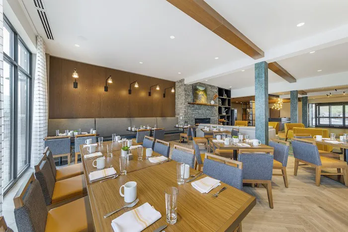 Cambria Hotel Lake Placid - Lakeside Resort 4