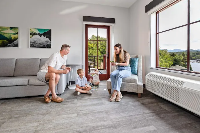 Cambria Hotel Lake Placid - Lakeside Resort 4