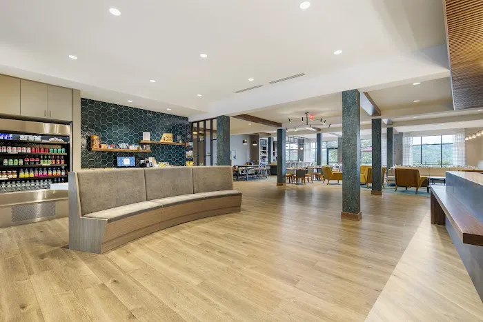 Cambria Hotel Lake Placid - Lakeside Resort 4