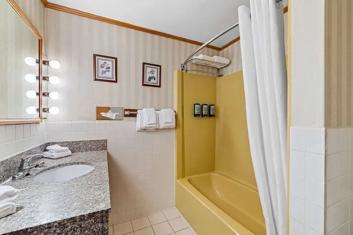 Best Western Adirondack Inn 4