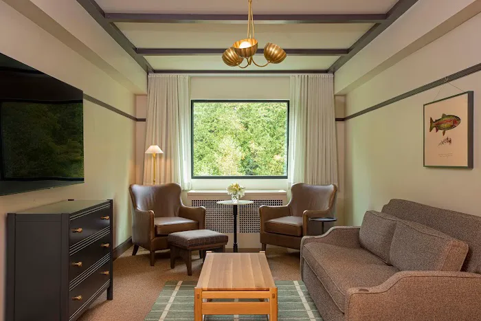 Grand Adirondack Hotel 4