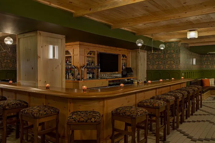 Grand Adirondack Hotel 4