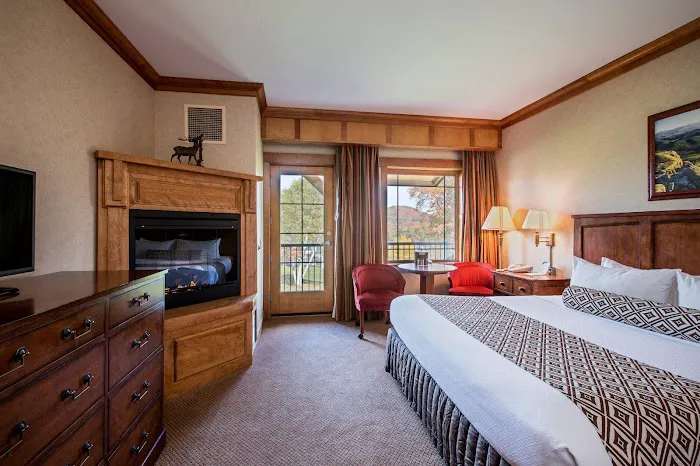 Crowne Plaza Lake Placid, an IHG Hotel 4