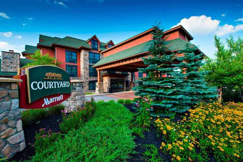 Courtyard Lake Placid 4