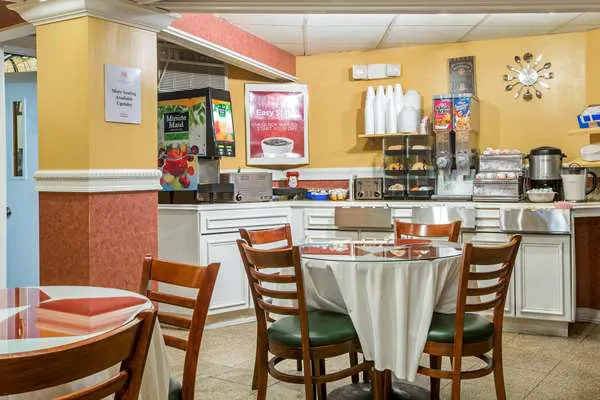 Econo Lodge Montpelier I-89 4