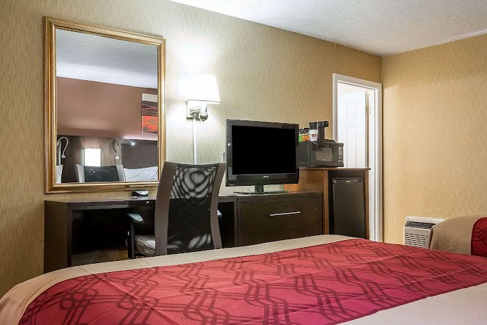 Econo Lodge Montpelier I-89 4