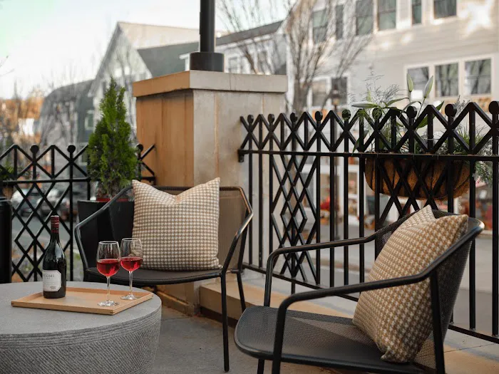 Six South St Hotel 5