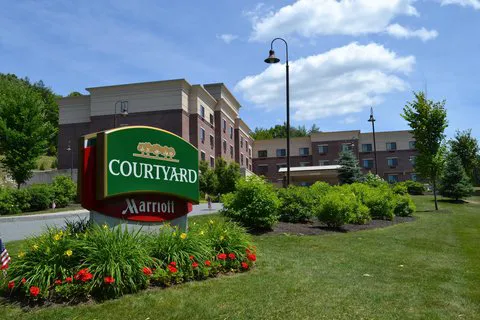 Courtyard Hanover Lebanon 4