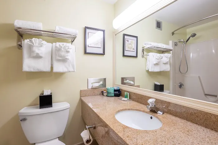 Fireside Inn & Suites West Lebanon 5