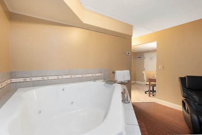 Fireside Inn & Suites West Lebanon 5