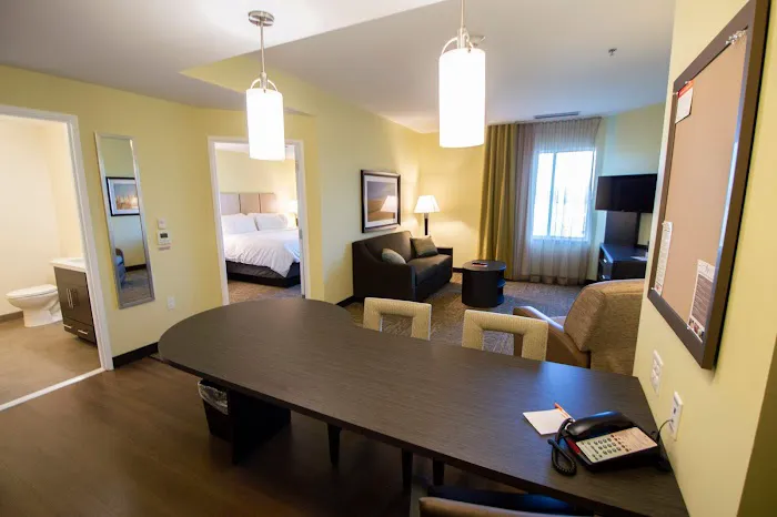 Candlewood Suites Building 9090 4